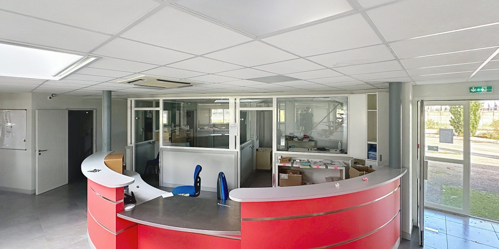 local commercial à SERRES CASTET (64121)